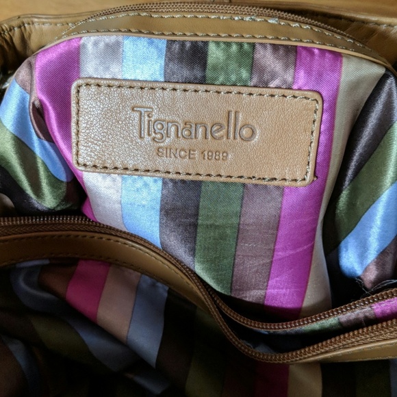 Tignanello tan bag with legacy lining - Picture 6 of 8